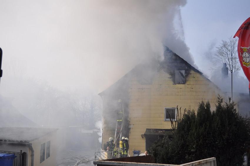 Haus komplett ausgebrannt Leverkusen P30.JPG